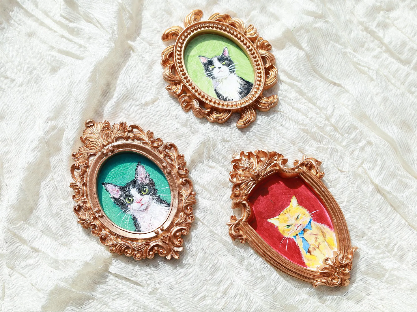 Custom hand-painted pet portraits  | Custom vintage-style refrigerator magnets