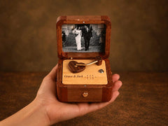 Personalized wooden photo music box – product photo 01