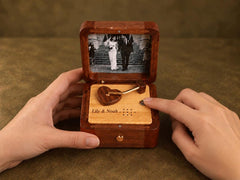 Personalized wooden photo music box – product photo 03