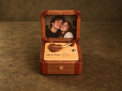 Personalized wooden photo music box – product photo 04