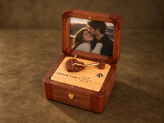 Personalized wooden photo music box – product photo 05