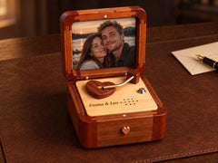 Personalized wooden photo music box – product photo 07