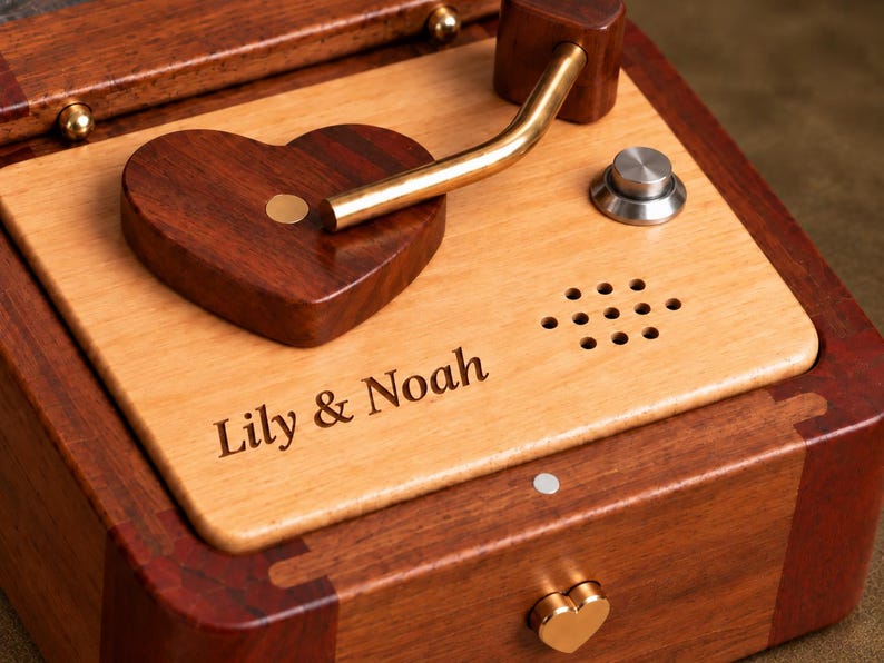 Personalized wooden photo music box – product photo 12