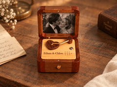 Personalized wooden photo music box – product photo 13